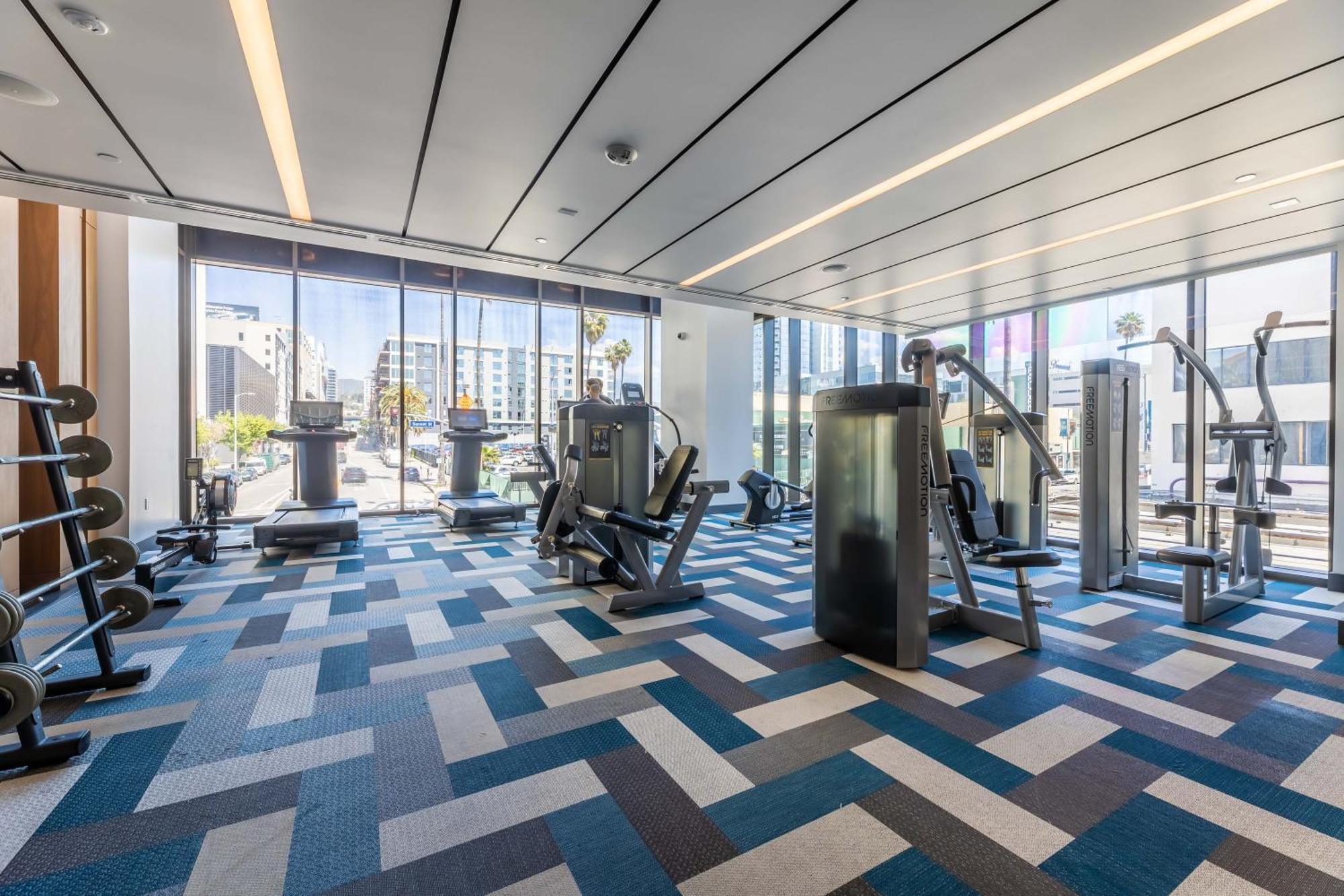 Luxury In Hollywood With Pool I Gym I Free Parking * Los Ángeles